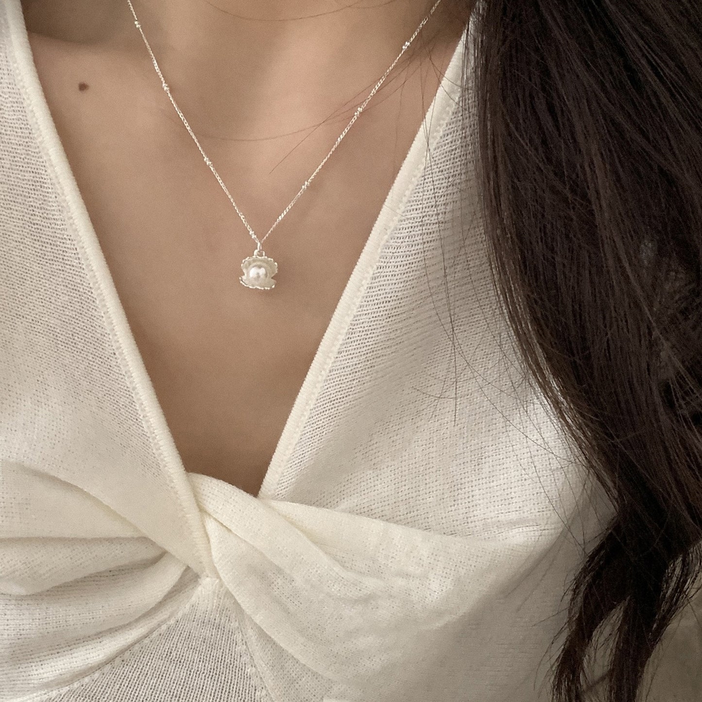 Pearl Shell Necklace for Women, Light Luxury