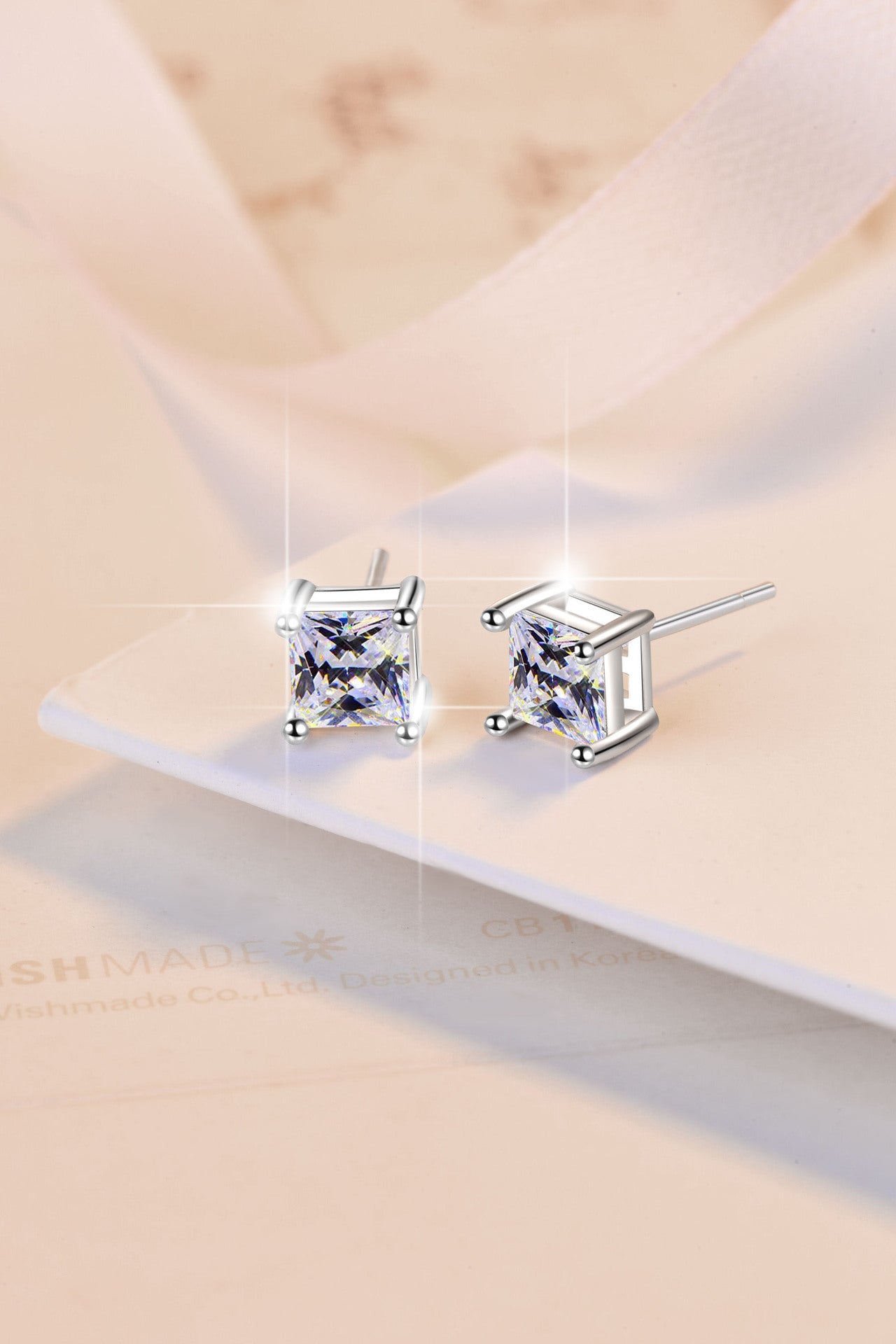 925 Sterling Silver Earrings for Women European and American Fashion Princess Square 1 Carat Moissanite Earrings