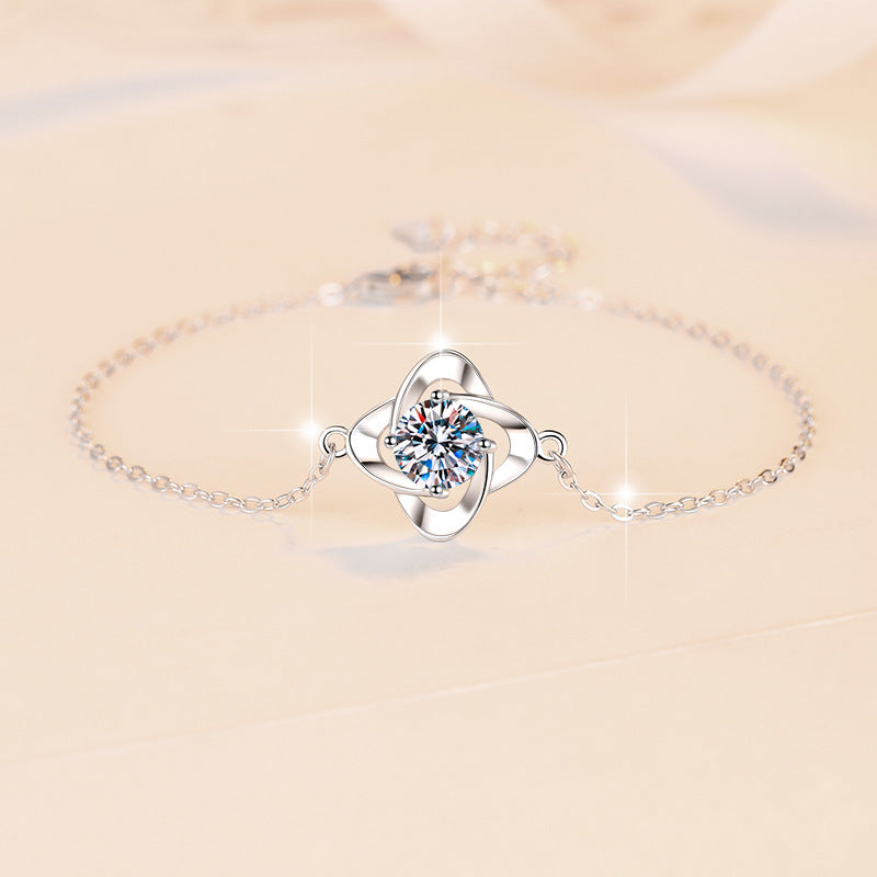 925 Sterling Silver Bracelet Lucky Four-Leaf Clover Niche Design Simple Korean Version Fine Craftsmanship Texture 1 Carat Moissanite