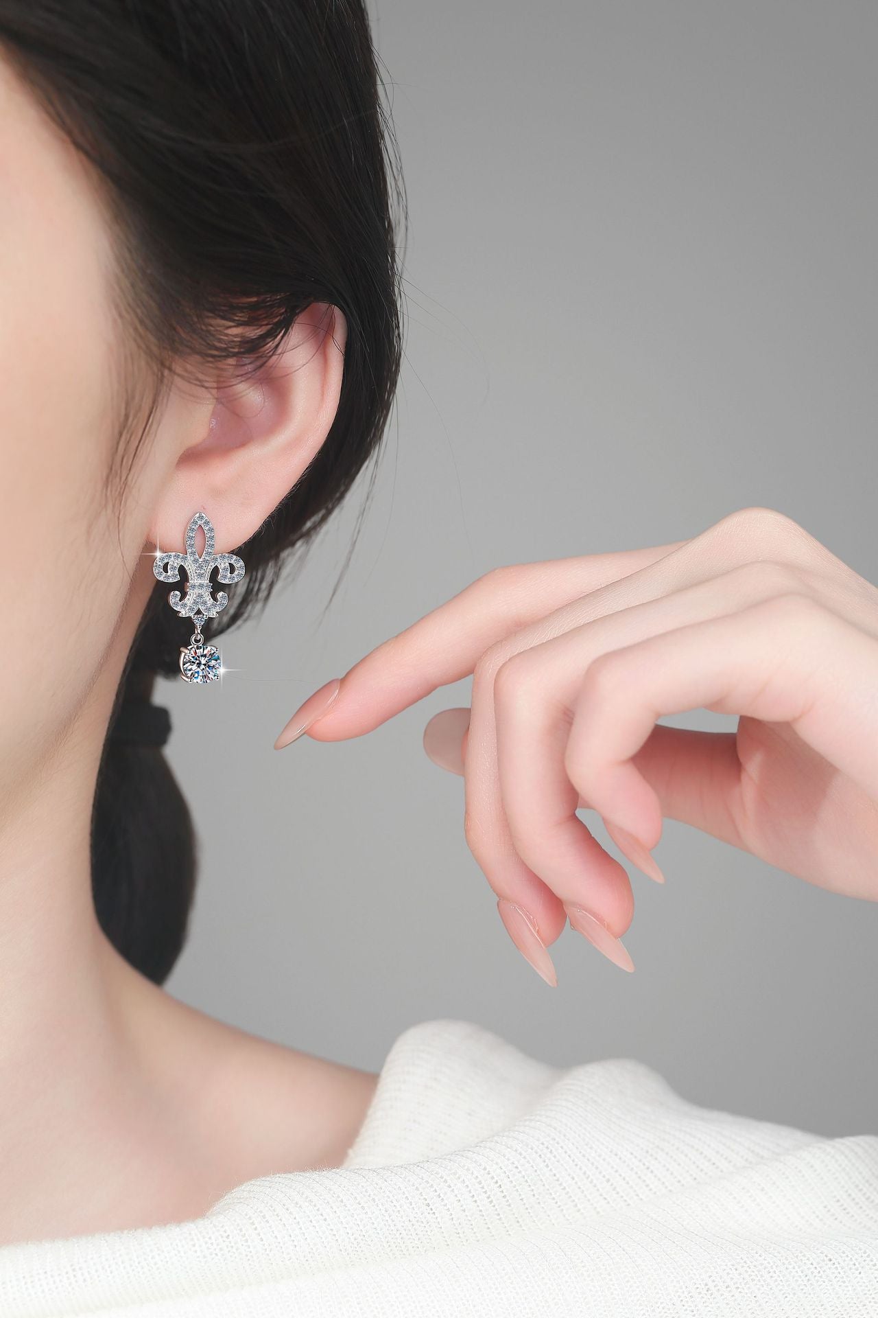 Trident S925 Sterling Silver Earrings for Women, High-end Earrings with 1 Carat D Color Moissanite