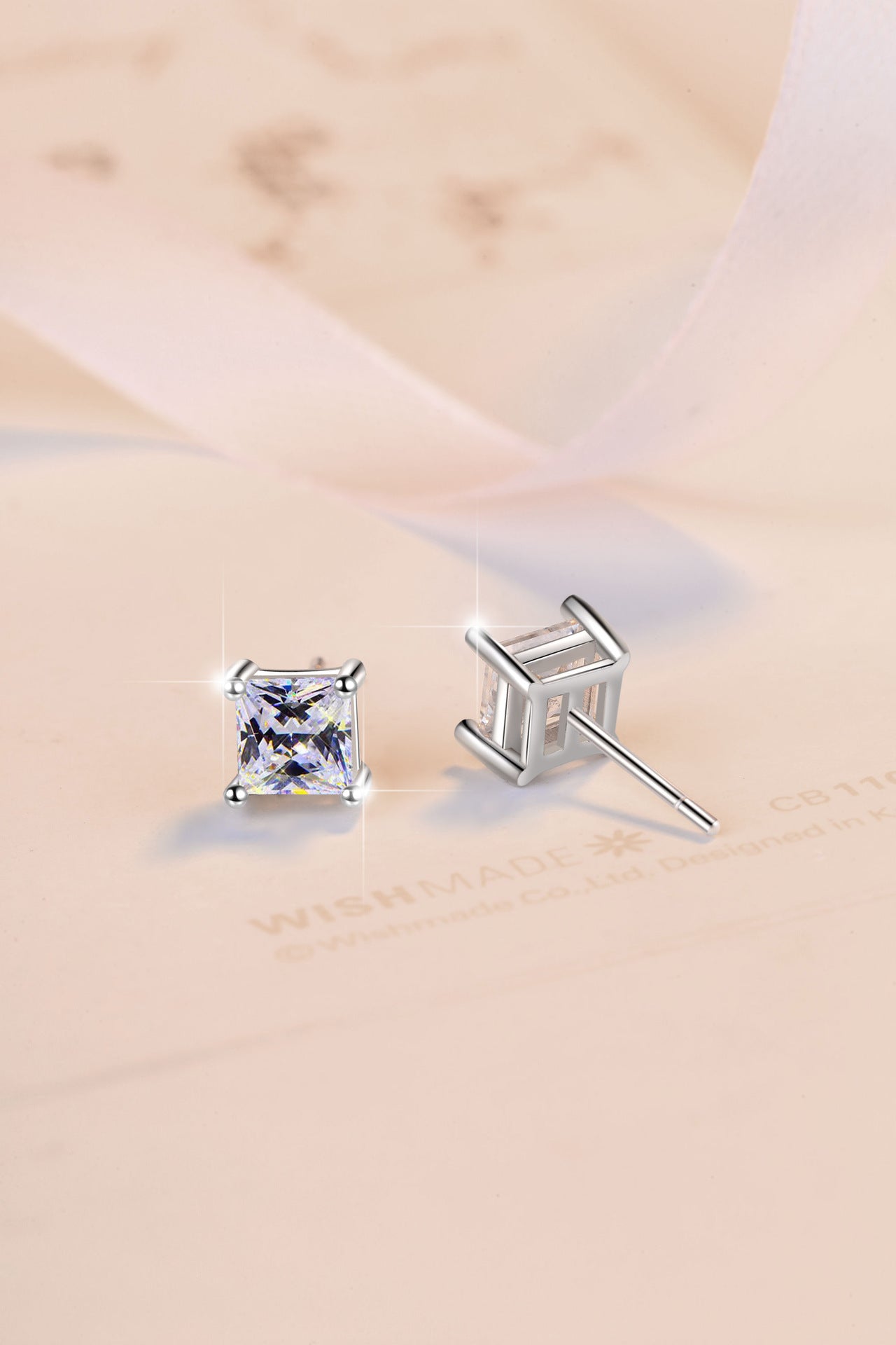 925 Sterling Silver Earrings for Women European and American Fashion Princess Square 1 Carat Moissanite Earrings