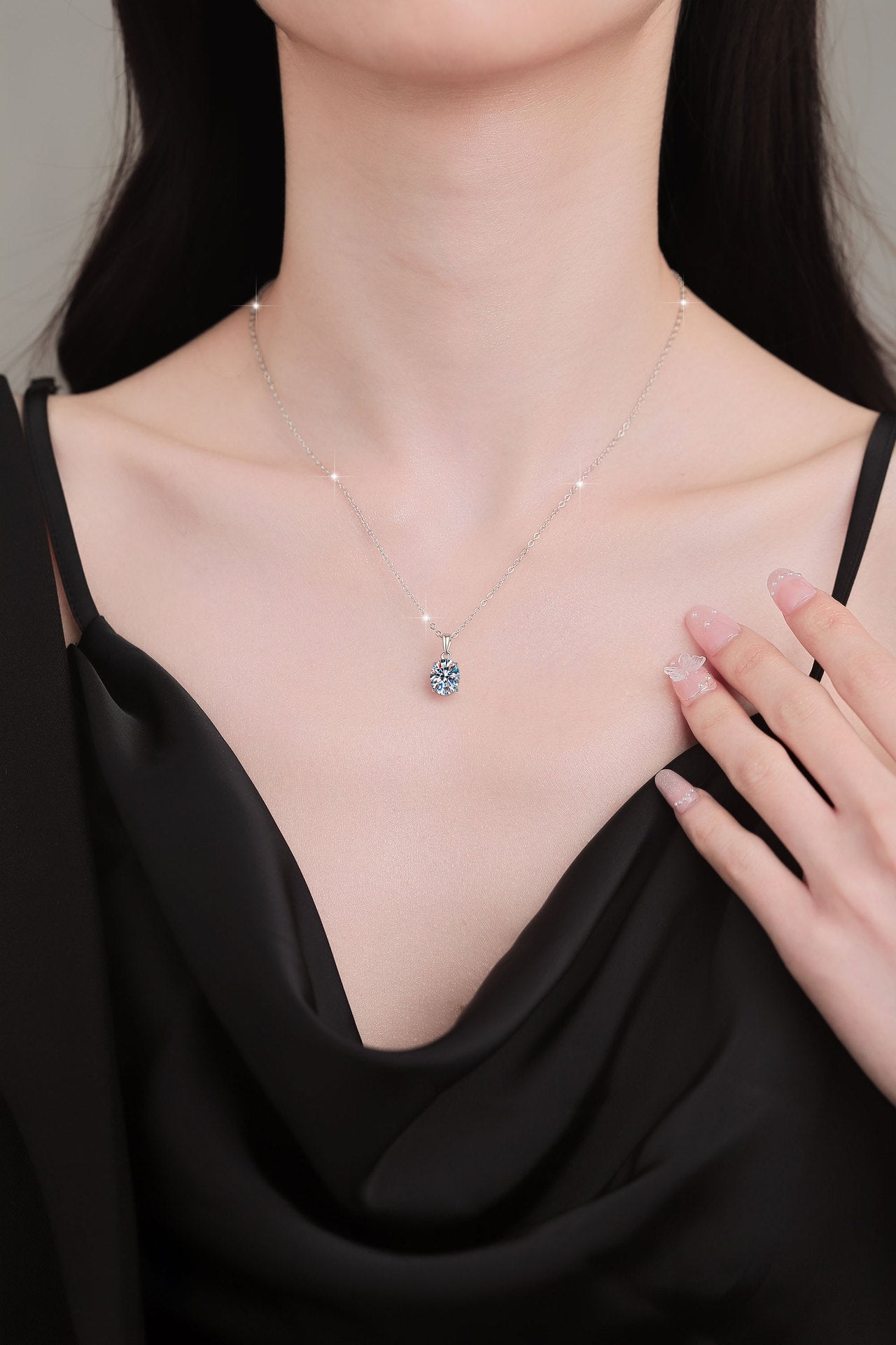 s925Silver Necklace Oval Egg Shape Moissanite Pendant Fashion Minimalist Pure Silver Collarbone Chain for Women Wholesale