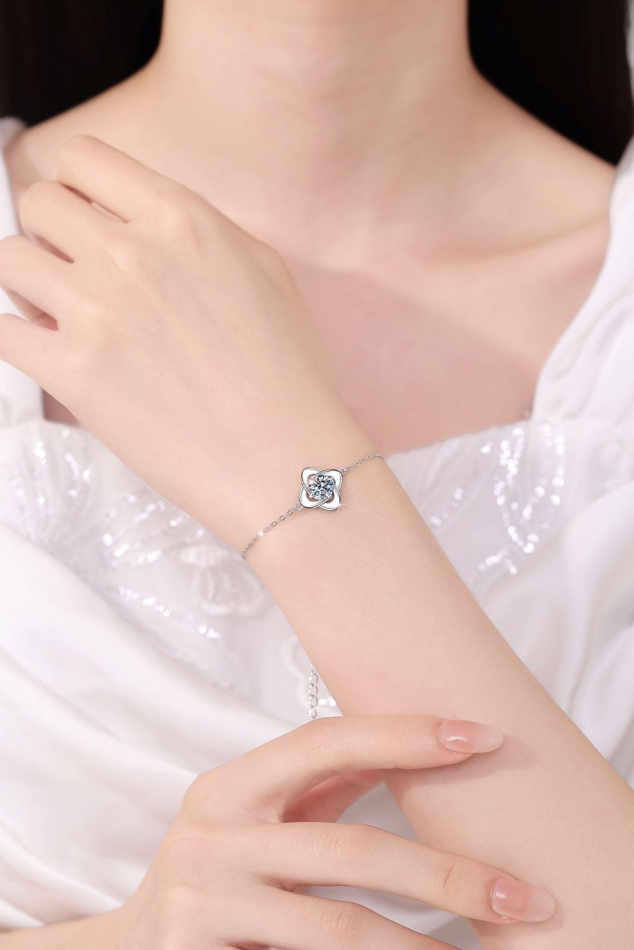 925 Sterling Silver Bracelet Lucky Four-Leaf Clover Niche Design Simple Korean Version Fine Craftsmanship Texture 1 Carat Moissanite