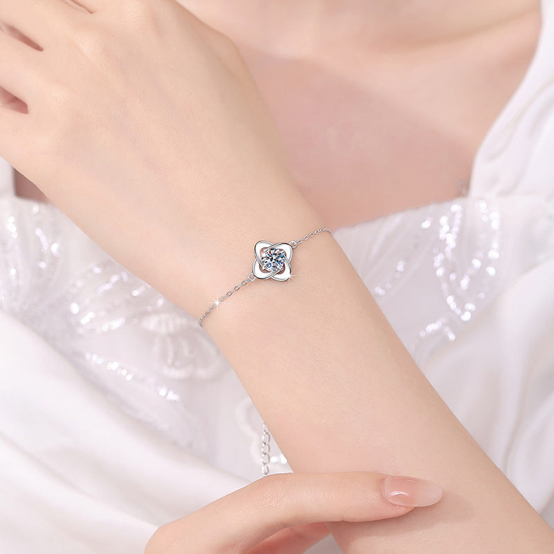 925 Sterling Silver Bracelet Lucky Four-Leaf Clover Niche Design Simple Korean Version Fine Craftsmanship Texture 1 Carat Moissanite
