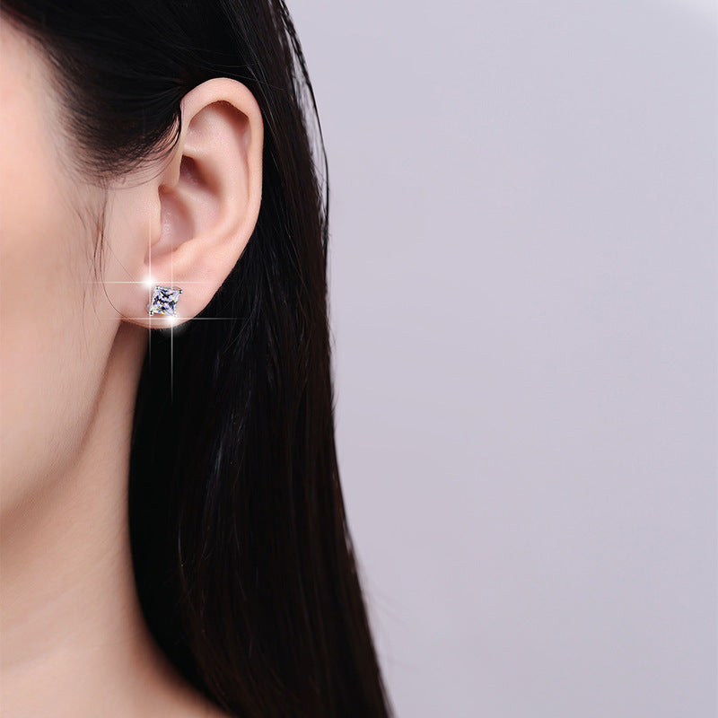 925 Sterling Silver Earrings for Women European and American Fashion Princess Square 1 Carat Moissanite Earrings