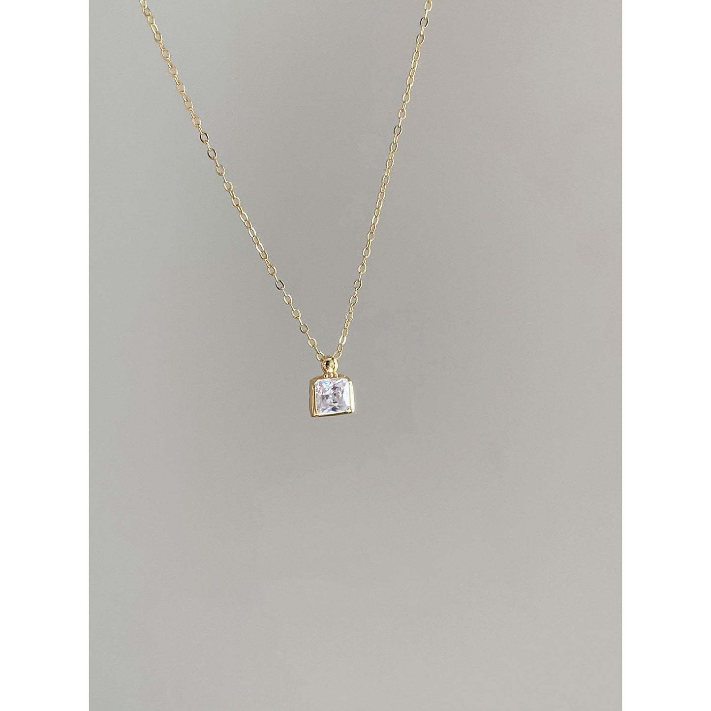 Single Zircon Perfume Bottle Necklace for Women