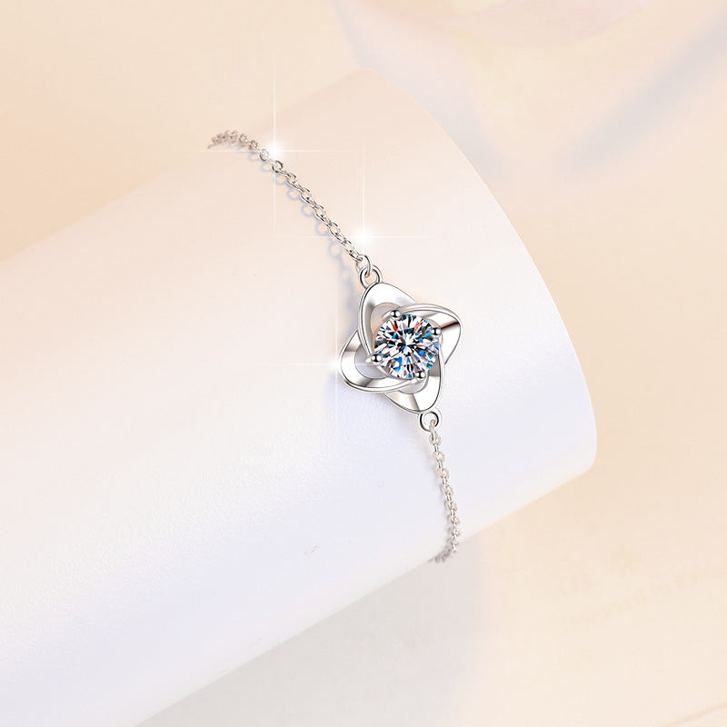 925 Sterling Silver Bracelet Lucky Four-Leaf Clover Niche Design Simple Korean Version Fine Craftsmanship Texture 1 Carat Moissanite