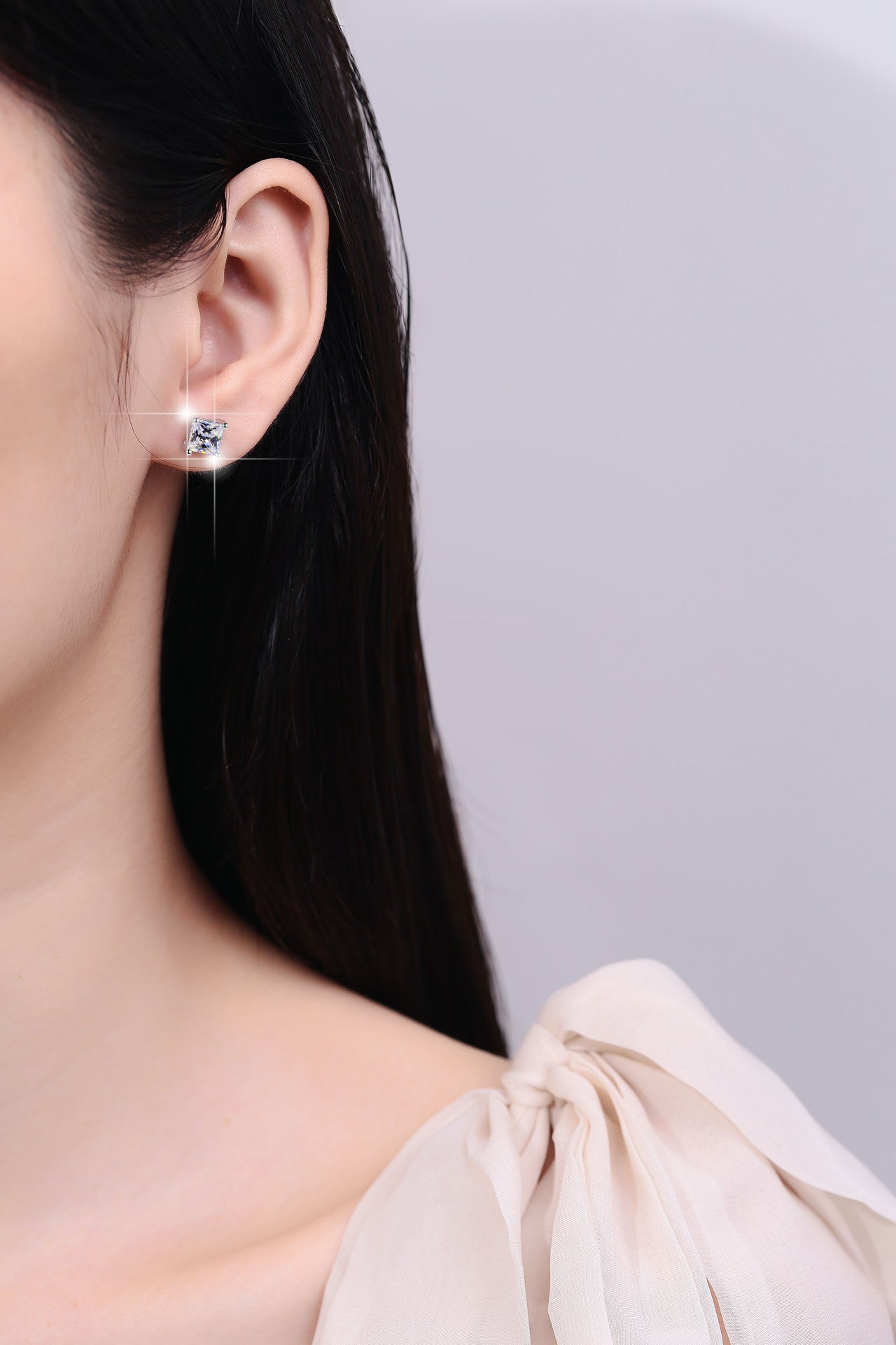 925 Sterling Silver Earrings for Women European and American Fashion Princess Square 1 Carat Moissanite Earrings