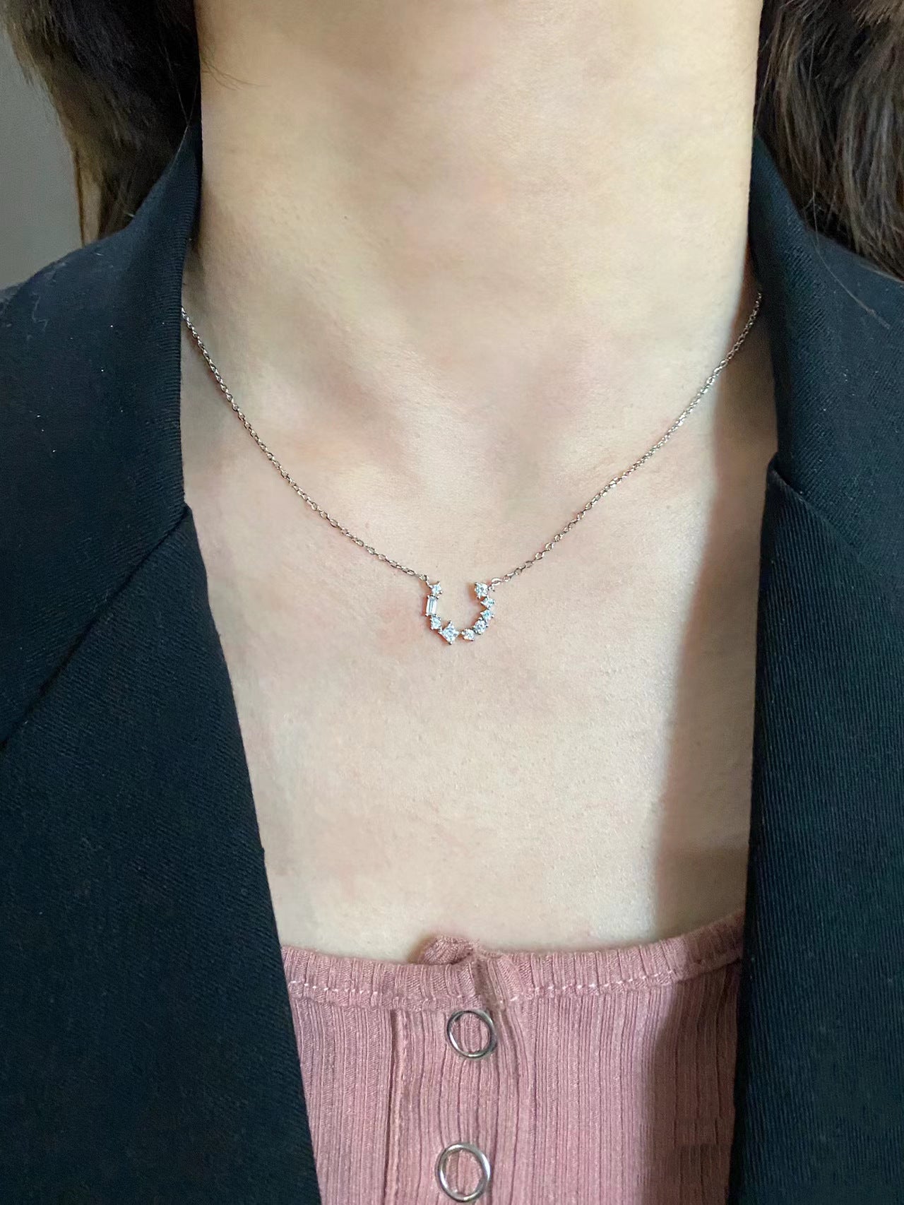 U-shaped Horseshoe Buckle Necklace for Women
