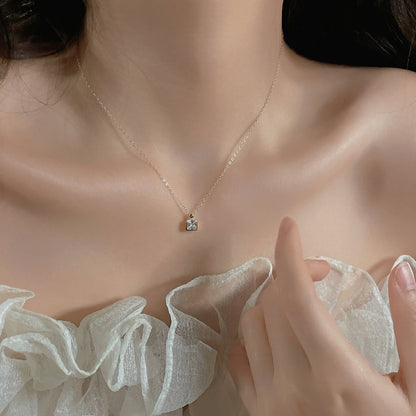 Single Zircon Perfume Bottle Necklace for Women