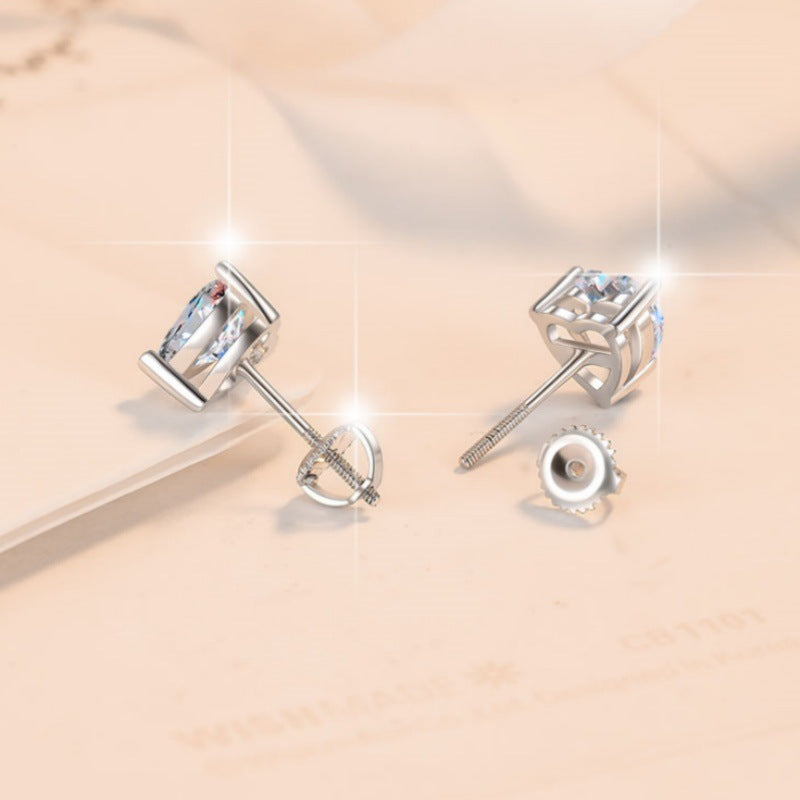 S925 Sterling Silver Earrings for Women Fashion Heart-Shaped Screw Thread Earrings One Carat Moissanite Jewelry