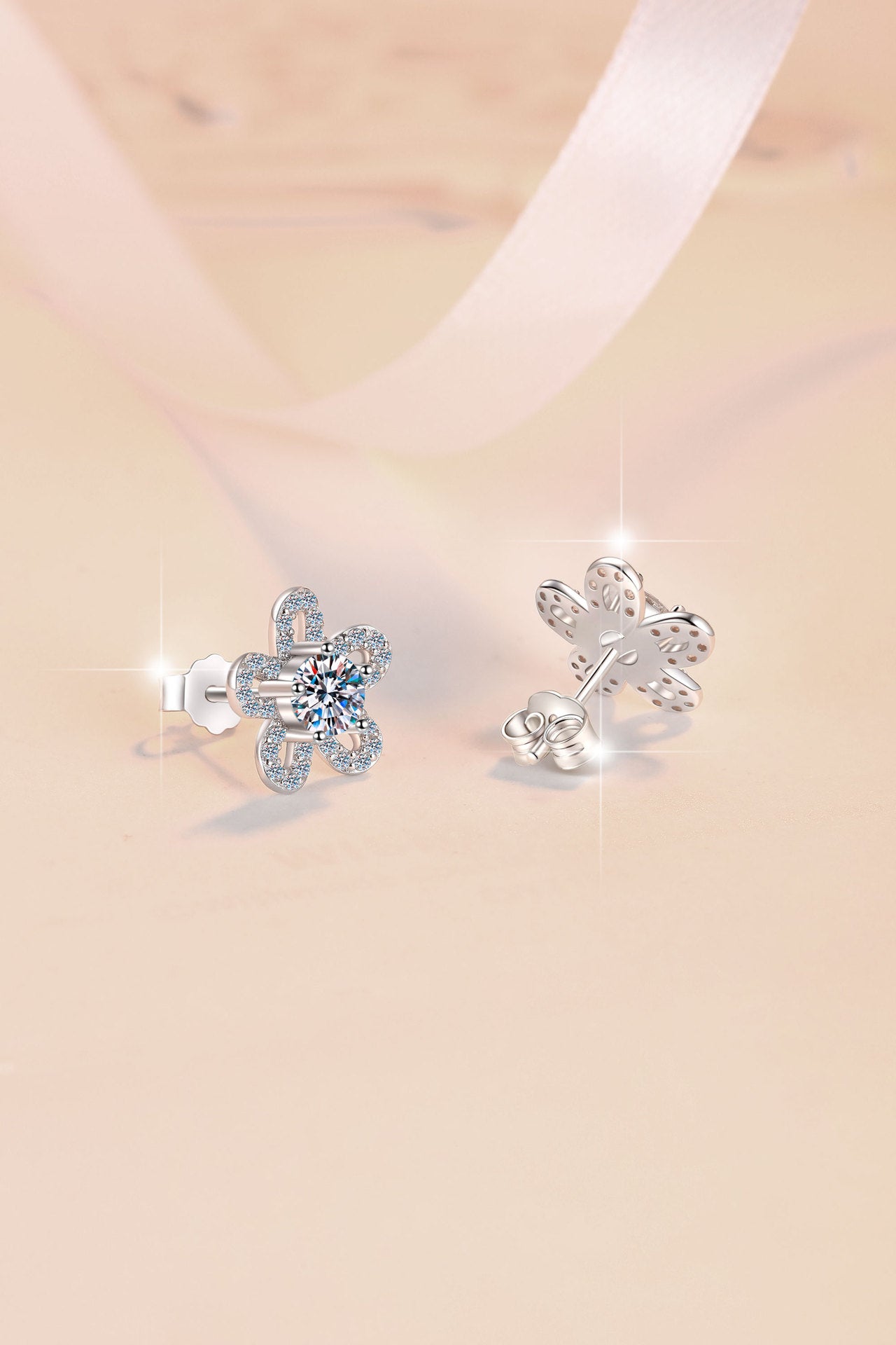 S925 Sterling Silver Earrings Floral Five-Leaf Clover Micro Pave Niche Design High-End Moissanite Women's Earrings