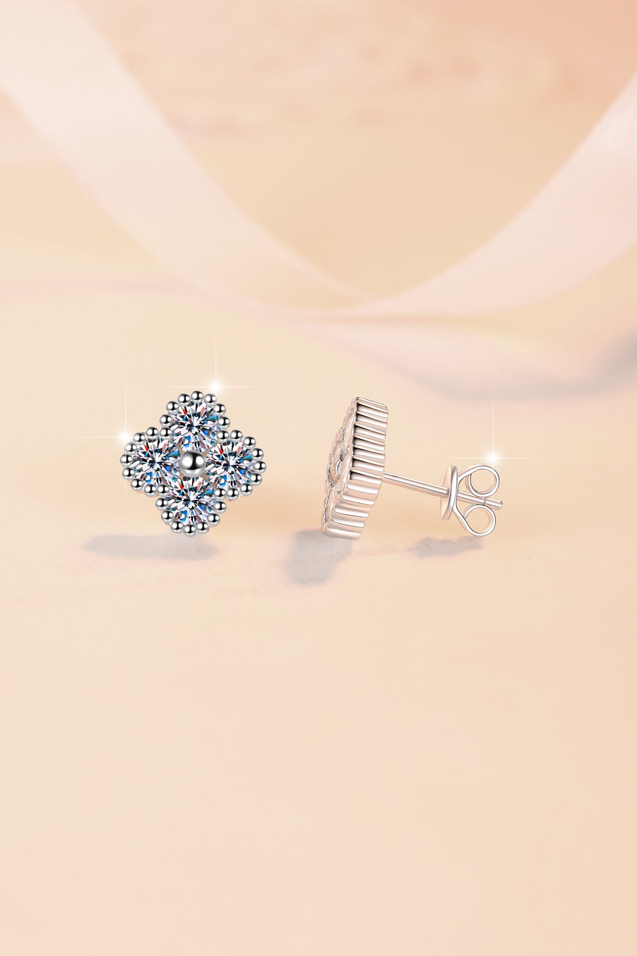 S925 Sterling Silver Earrings Four-Leaf Clover Inlaid with Moissanite Light Luxury Fashion Jewelry Moissanite Earrings for Women