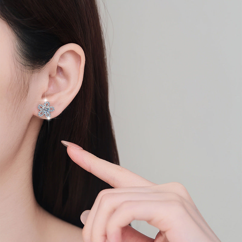 S925 Sterling Silver Earrings Floral Five-Leaf Clover Micro Pave Niche Design High-End Moissanite Women's Earrings