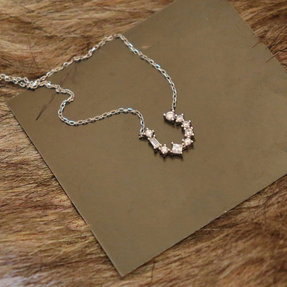 U-shaped Horseshoe Buckle Necklace for Women