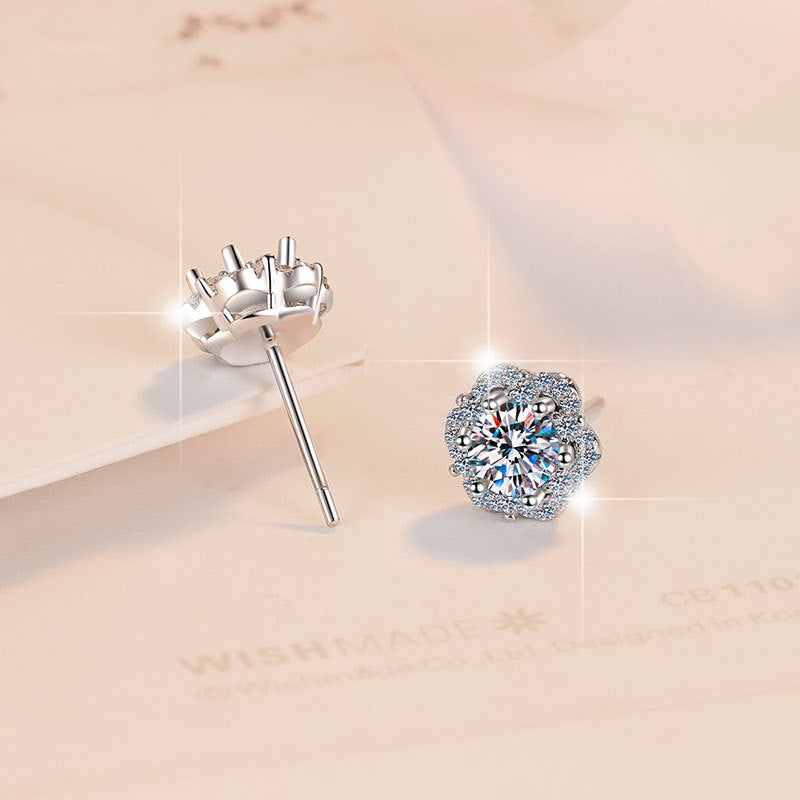 S925Sterling Silver Earrings for Women, Plum Blossom Earrings, New European and American Fashion, Cross-Border Source, Moissanite Earrings, Wholesale from Manufacturer
