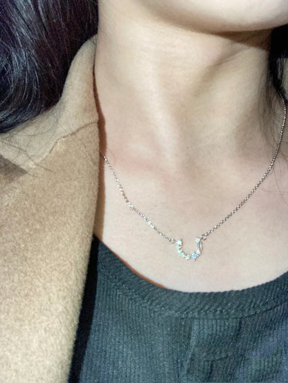 U-shaped Horseshoe Buckle Necklace for Women