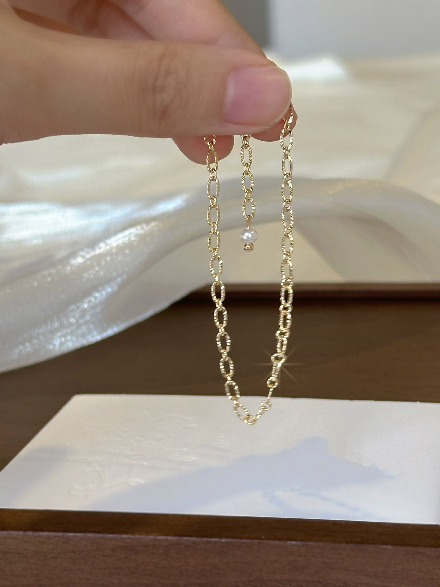 Plain Circle Sparkling Lace Pearl Bracelet for Women