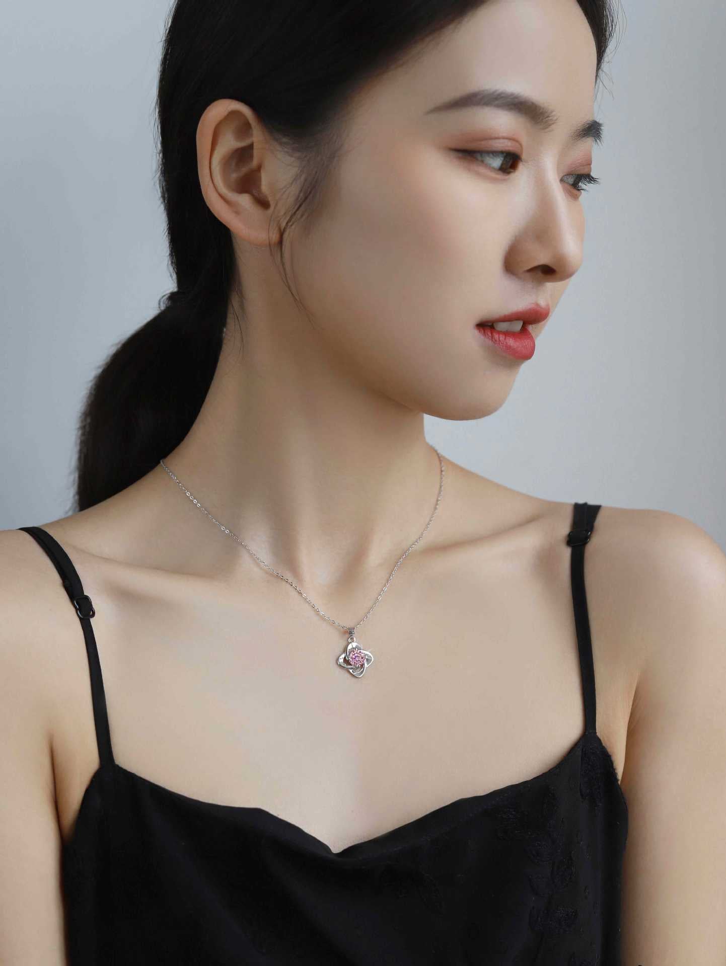 Moissanite Crown Earrings Classic Six-Prong Exquisite Simple Earrings Source S925 Sterling Silver Stud Earrings for Women