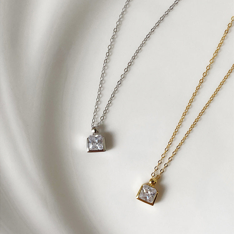 Single Zircon Perfume Bottle Necklace for Women