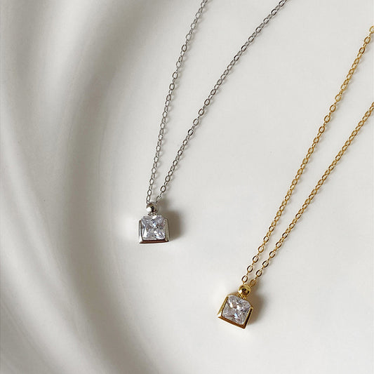 Single Zircon Perfume Bottle Necklace for Women