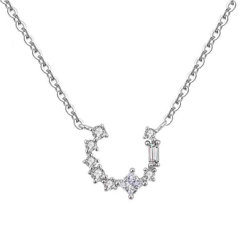 U-shaped Horseshoe Buckle Necklace for Women