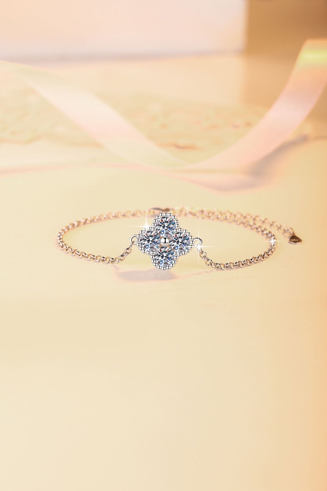 Four-leaf Clover Bracelet Korean Fashion European and American Hot-selling Moissanite Jewelry High-end S925 Silver Jewelry Wholesale Cross-border