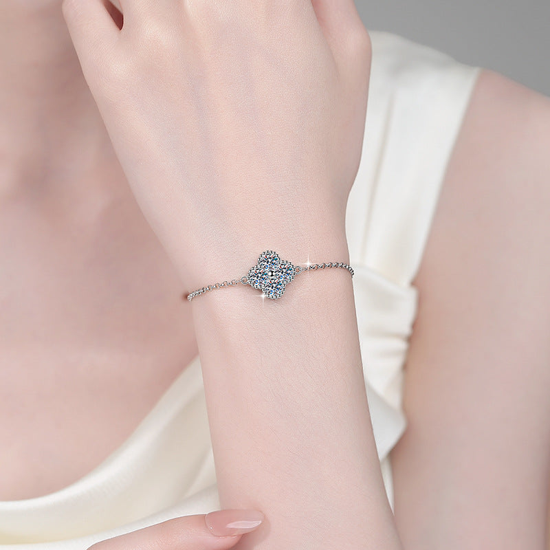 Four-leaf Clover Bracelet Korean Fashion European and American Hot-selling Moissanite Jewelry High-end S925 Silver Jewelry Wholesale Cross-border