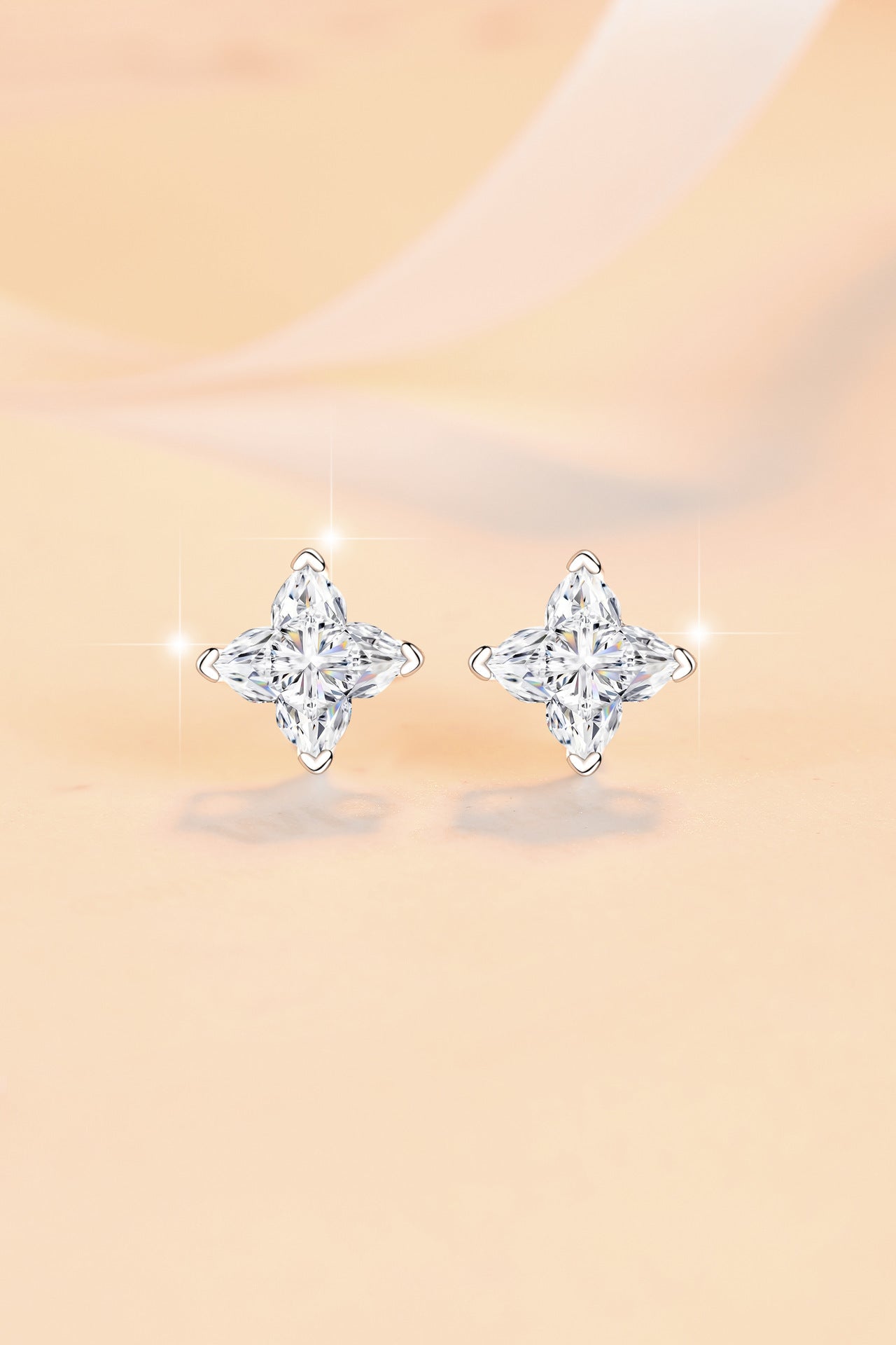 Four-leaf Clover Earrings High-end Sense of Flower-shaped Irregular lv Star Moissanite Earrings s925 Sterling Silver Ear Jewelry