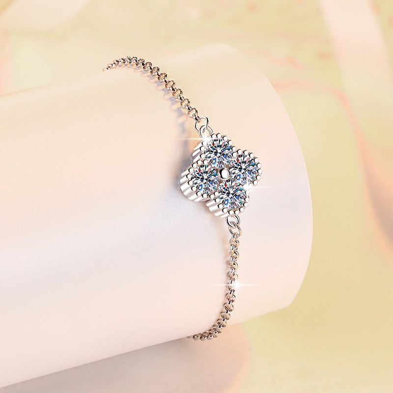 Four-leaf Clover Bracelet Korean Fashion European and American Hot-selling Moissanite Jewelry High-end S925 Silver Jewelry Wholesale Cross-border
