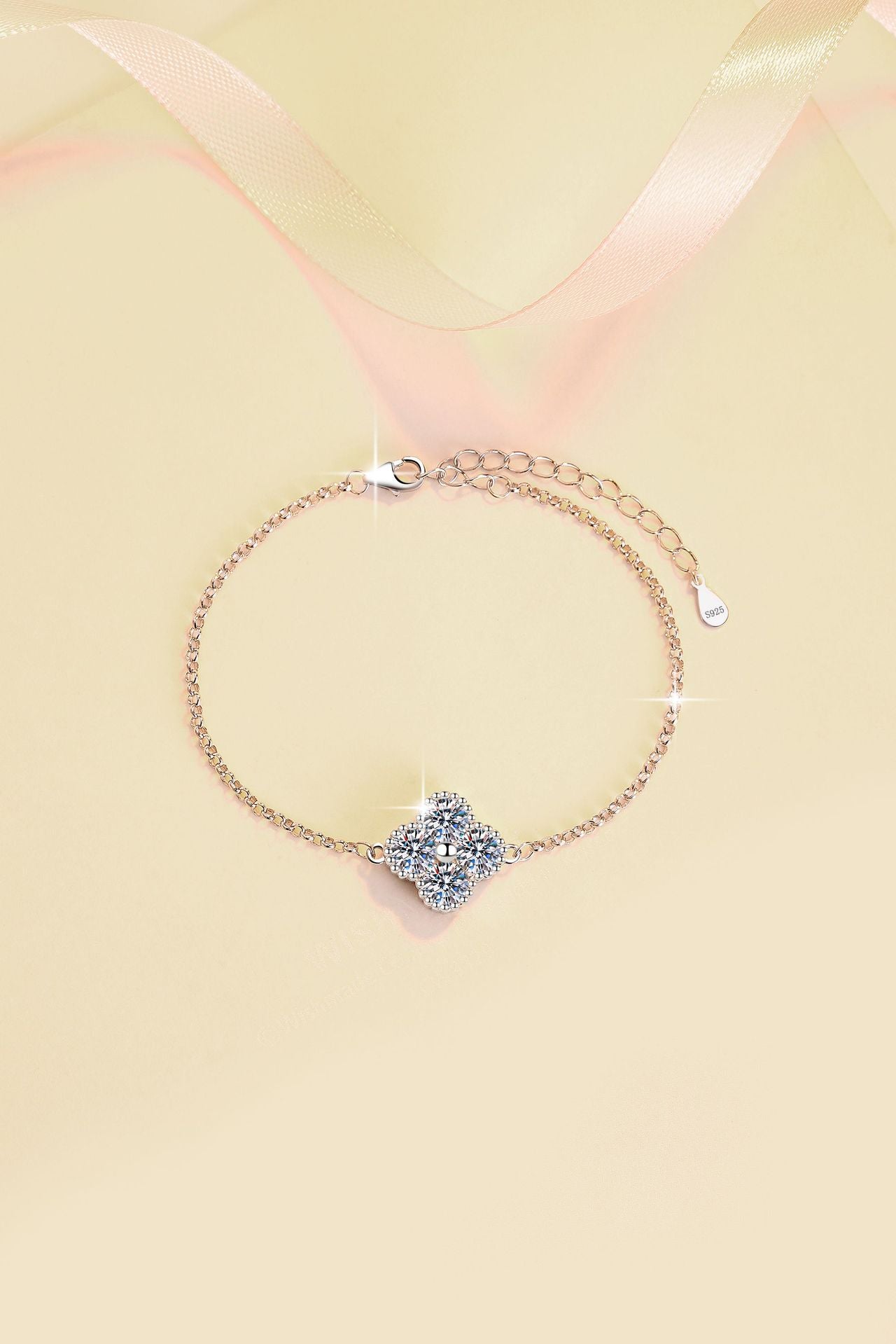 Four-leaf Clover Bracelet Korean Fashion European and American Hot-selling Moissanite Jewelry High-end S925 Silver Jewelry Wholesale Cross-border