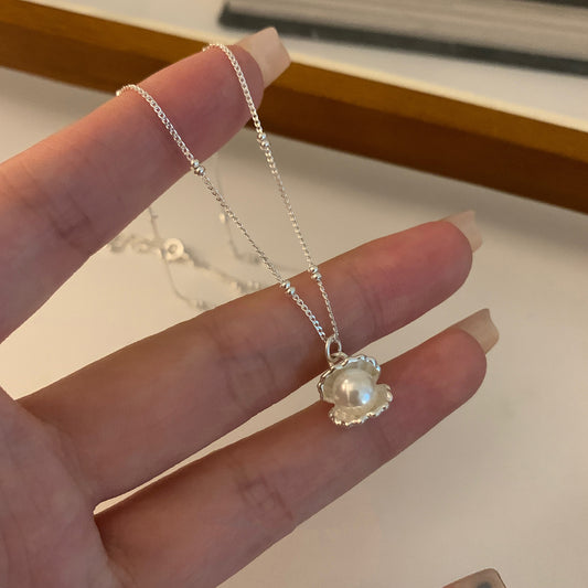 Pearl Shell Necklace for Women, Light Luxury