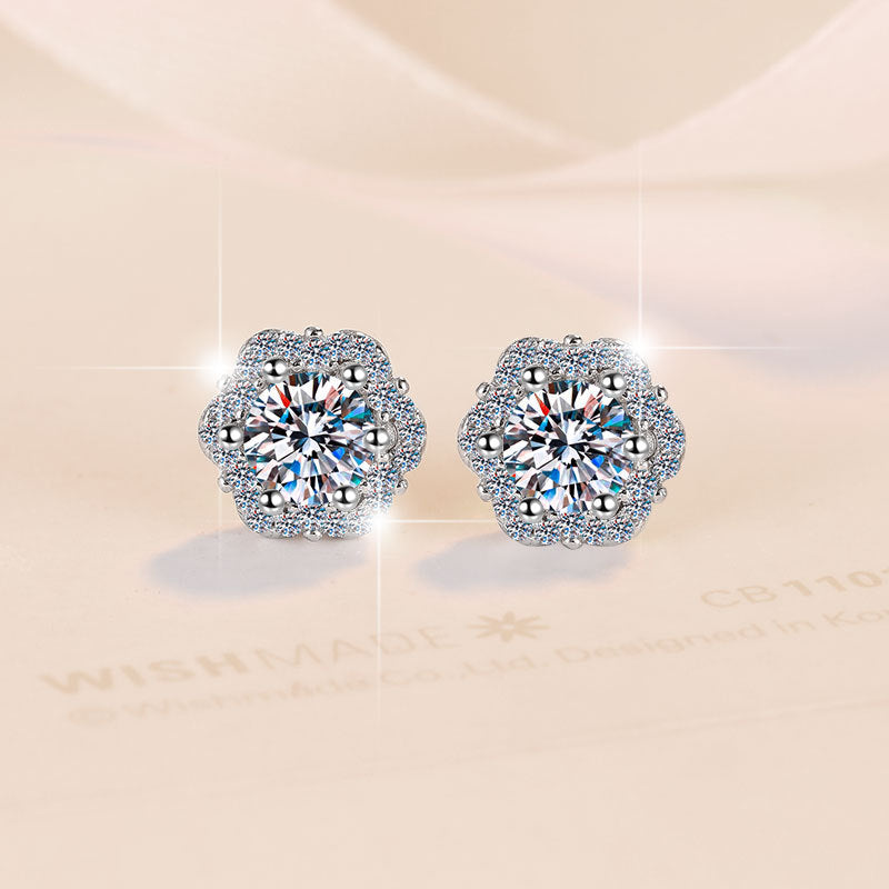 S925Sterling Silver Earrings for Women, Plum Blossom Earrings, New European and American Fashion, Cross-Border Source, Moissanite Earrings, Wholesale from Manufacturer