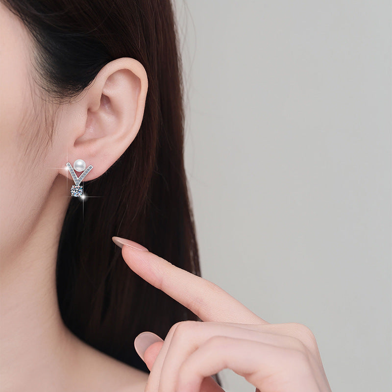 Sterling Silver Earrings V-Shaped Freshwater Pearl Earrings Inlaid with D Color Moissanite Elegant Light Luxury Women's Fashion Earrings