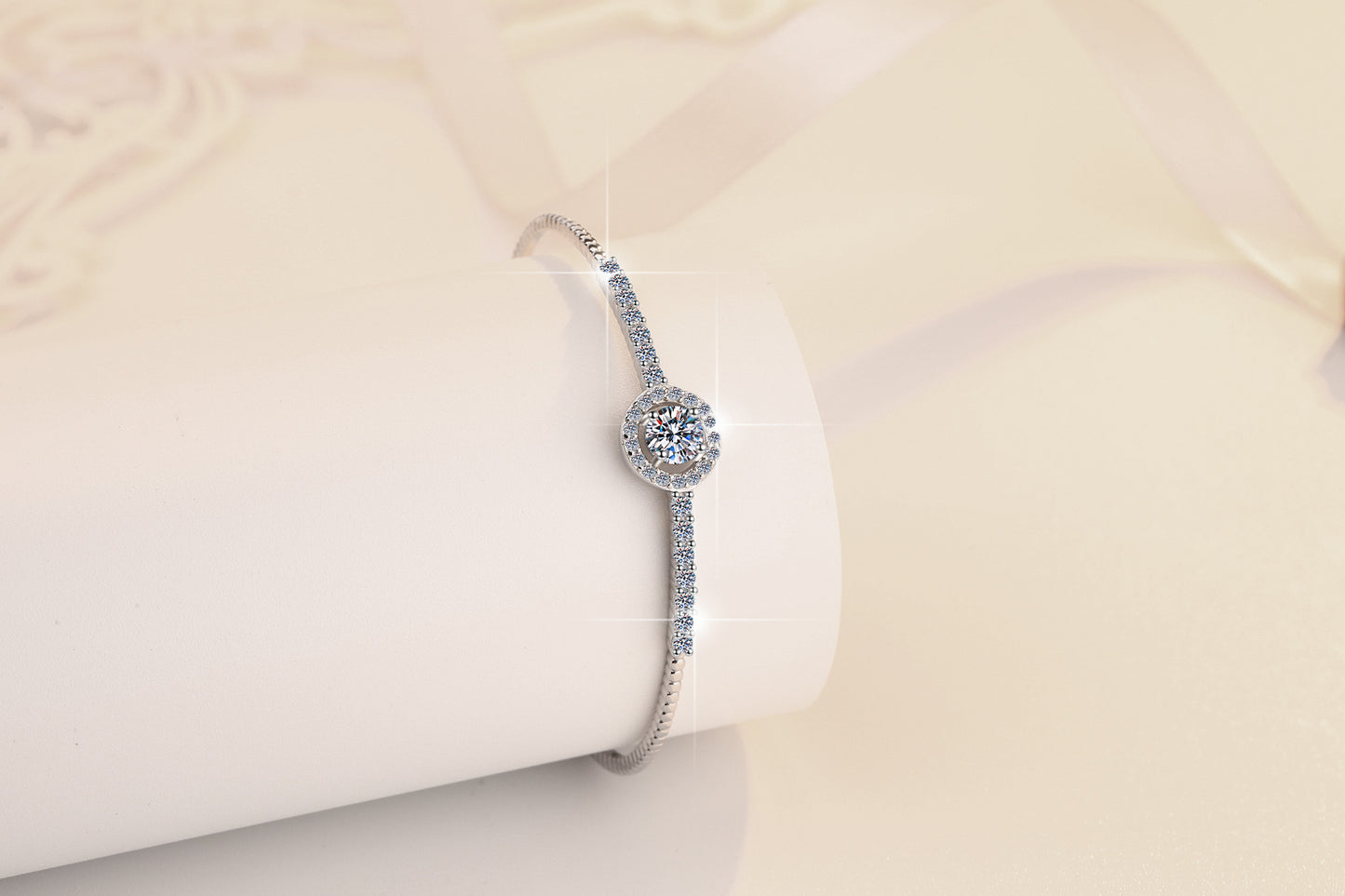 Moissanite Bracelet Plated PT950 Round Gra Elegant Live Streaming Manufacturer Wholesale Cross-Border Bracelet S925 Sterling Silver Bangle