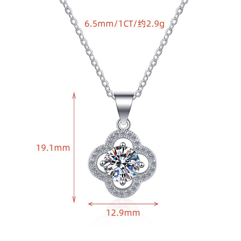 Source 925 Sterling Silver Clavicle Chain Women's Four-Leaf Clover Fashion 1 Carat Moissanite Pendant Necklace