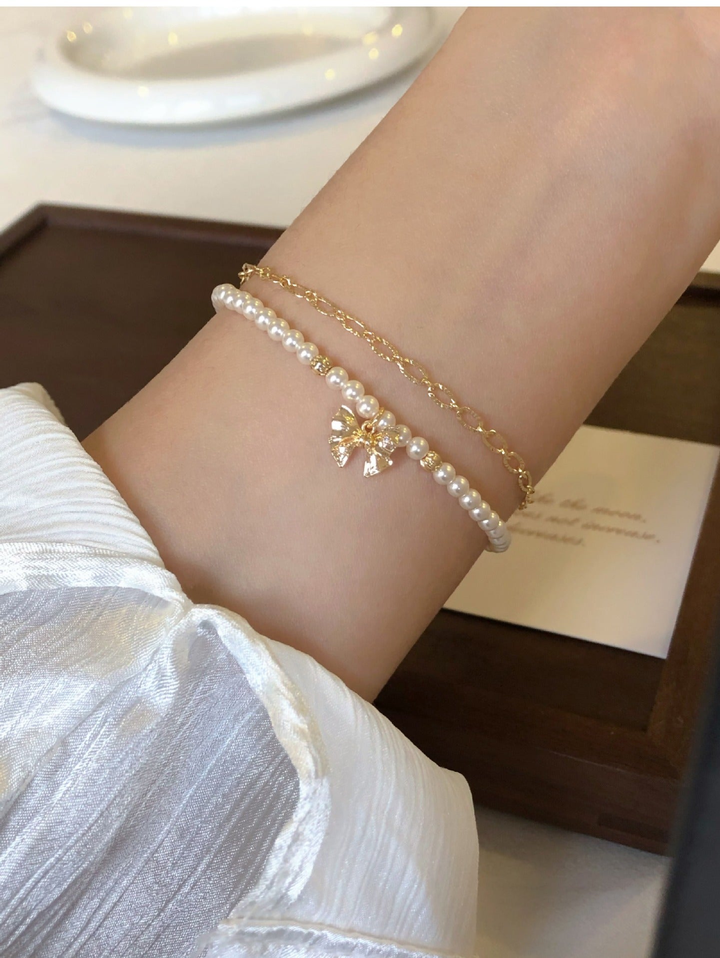 Plain Circle Sparkling Lace Pearl Bracelet for Women